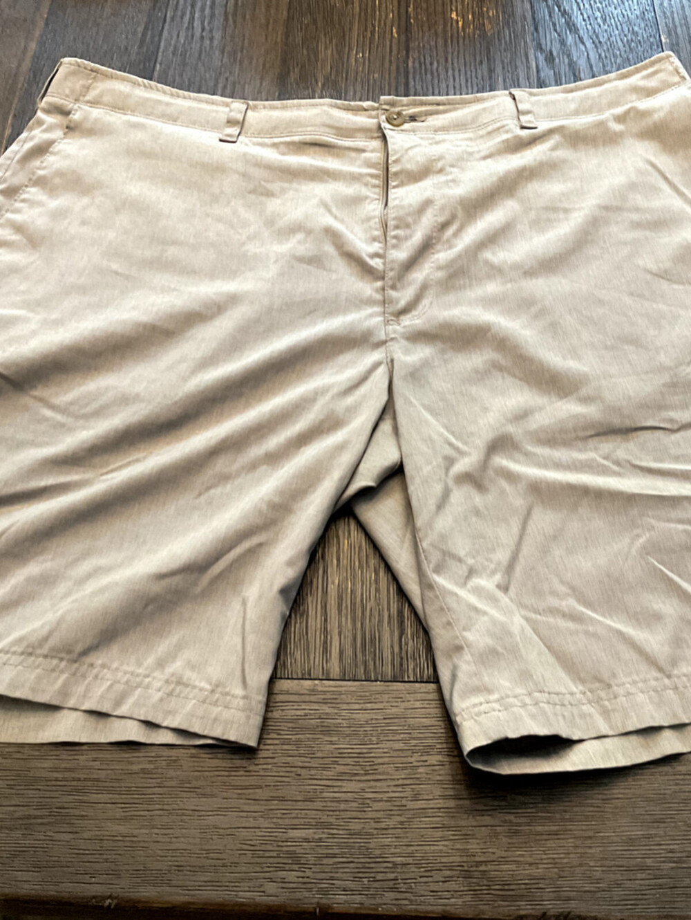 EUC Nicklaus Tan Shorts Size 40